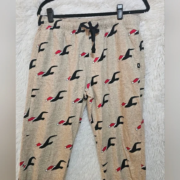 Hollister Mens  Beige Christmas Joggers with Black and Red Print  Mens Size M - Picture 2 of 14